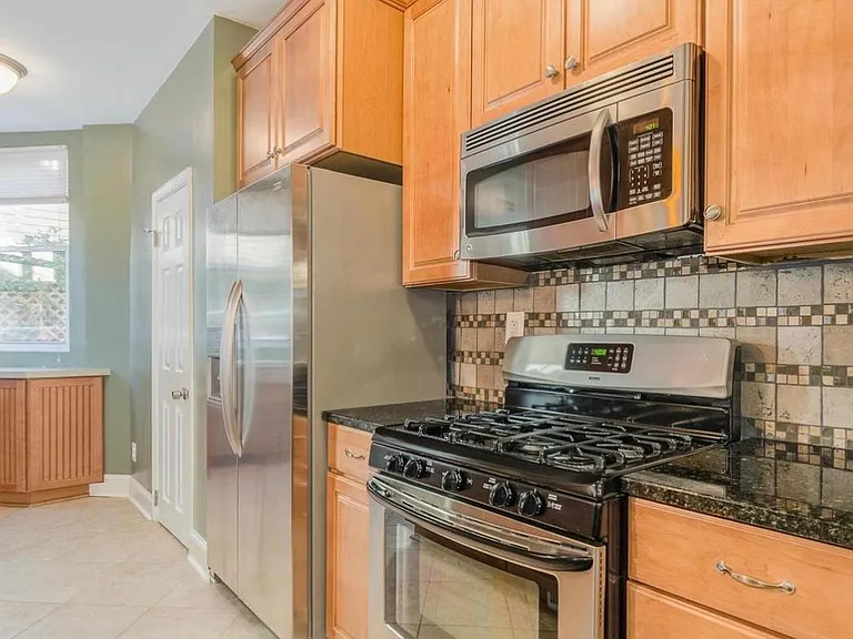 2127 E Fairmount Ave — Photo 11