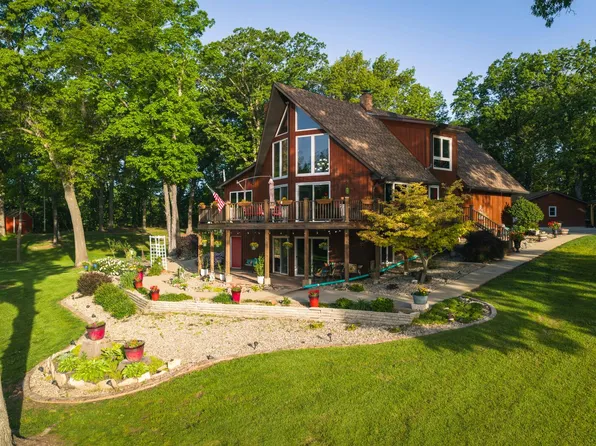 21 S John Wayne Rd, Dawson, IL 62520