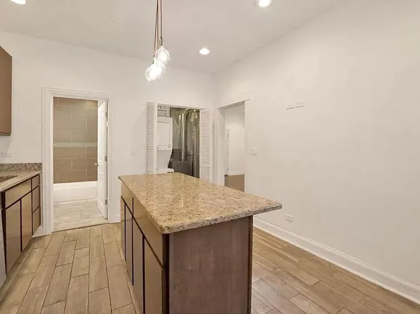 3530 W Armitage Ave #2M, Chicago, IL 60647