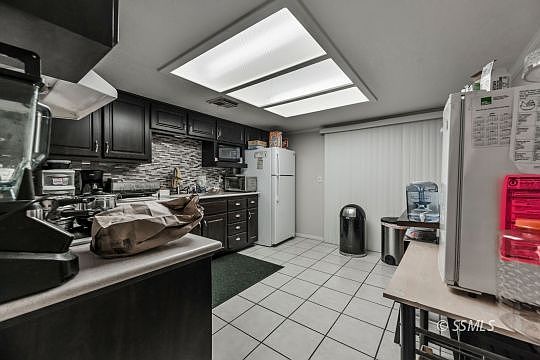 3rd image of 721 Balsam St