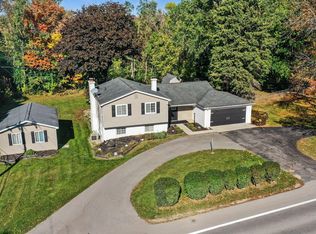 6490 Waldon Rd, Clarkston, MI 48346