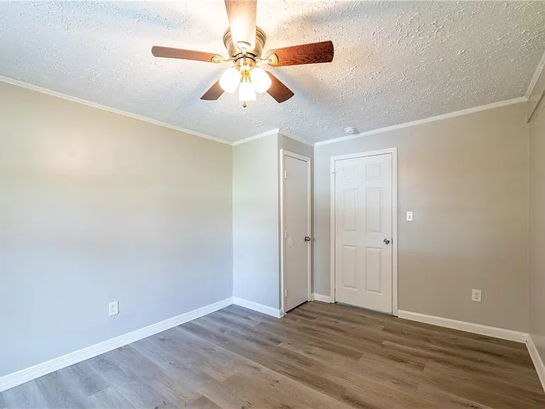 2945 Belvedere Ln — Photo 17