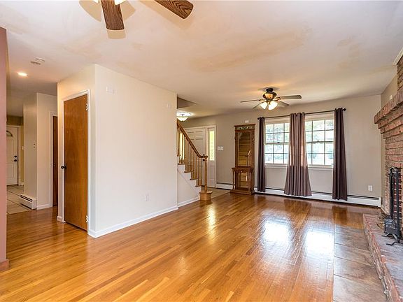 5th image of 2710 Stonewood Dr