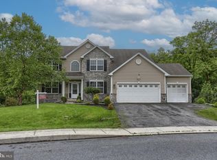 1104 Countryside Dr, Harrisburg, PA 17110