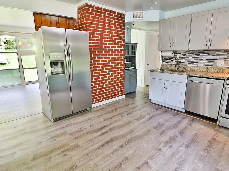 13002 Atlantic Ave — Photo 9