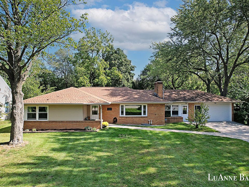 1st image of 3364 Newcastle Dr SE