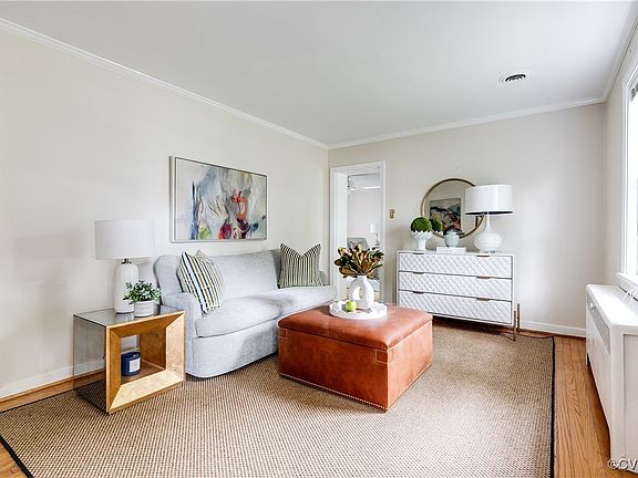 3rd image of 4404 S Ashlawn Dr
