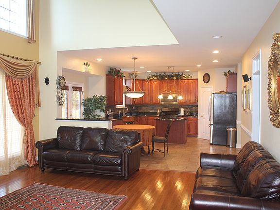 3rd image of 4608 Sadler Grove Way