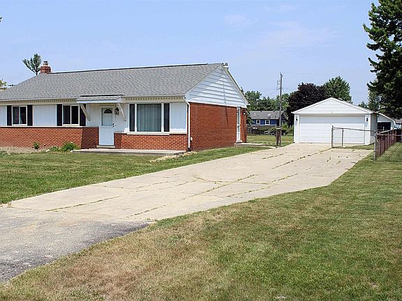 2nd image of 27313 Schiller St