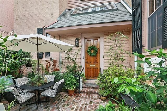 1st image of 1225 Amelia St #1225