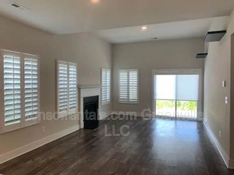 34 Galley Ln — Photo 3