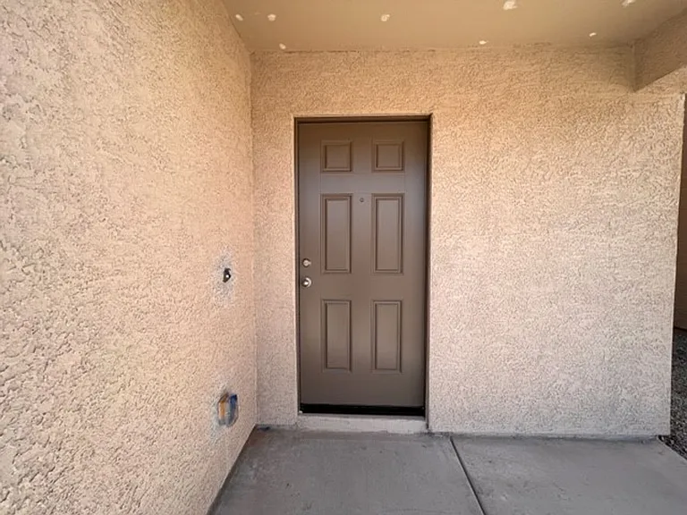 2415 Village Dr — Photo 7