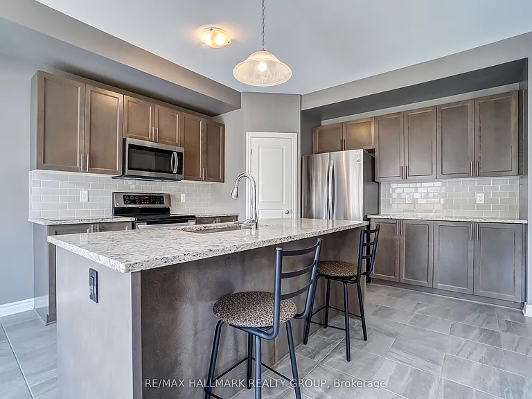 1110 Beckett Cres — Photo 14