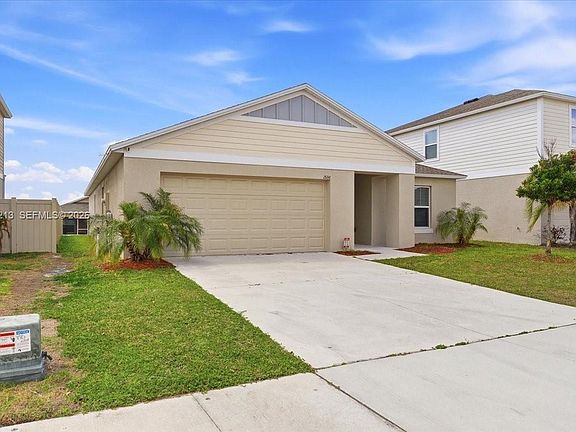 2nd image of 1536 Axel Cir