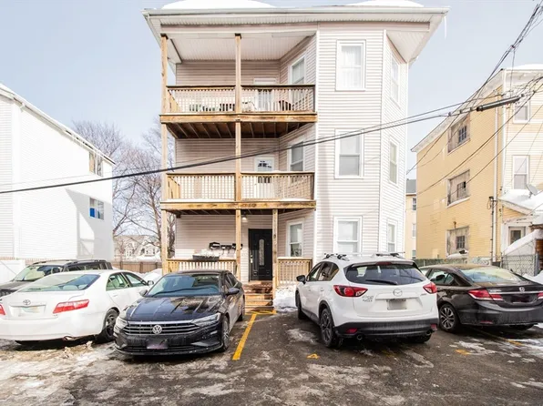 9 1/2 Ames St APT 2, Worcester, MA 01610
