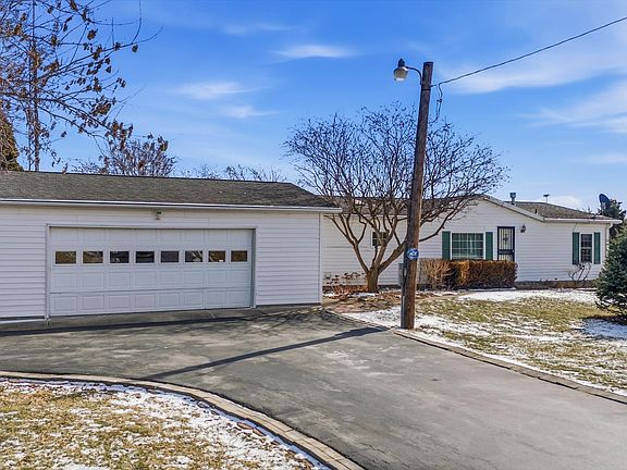 2nd image of 619 600th Rd N