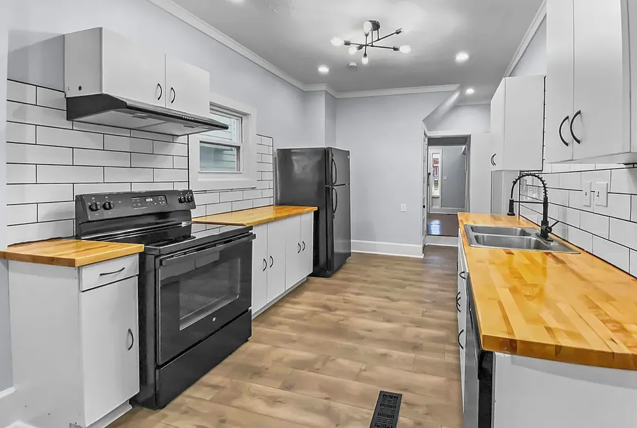 6 bed, 1750 sqft, $2,000 — Photo 3