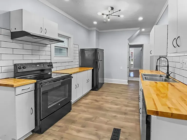 2292 Bellfield Ave — Photo 1