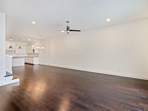 5th image of 336 Wimberly St