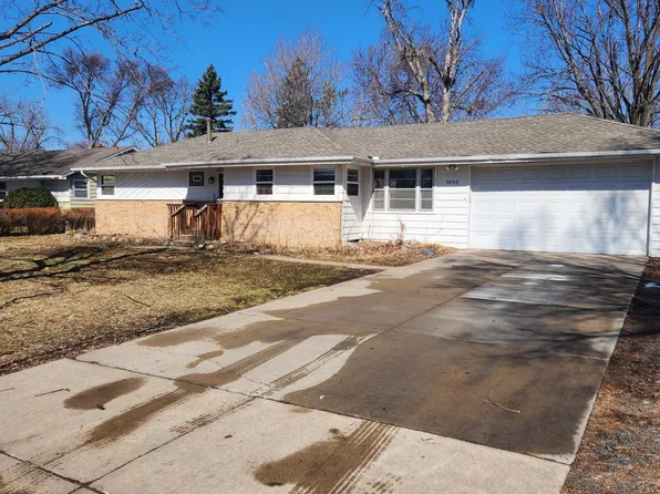 9858 93rd Pl N, Maple Grove, MN 55369