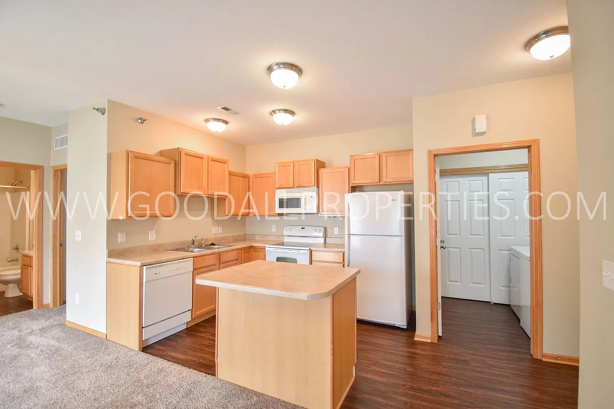 Building Photo - 10320 Norfolk Dr #4