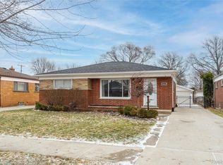 28812 Boston St, Saint Clair Shores, MI 48081