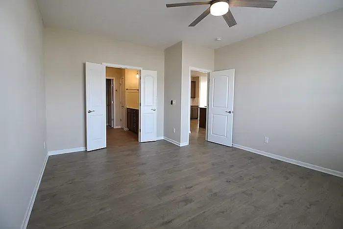 409 Halton Dr — Photo 16