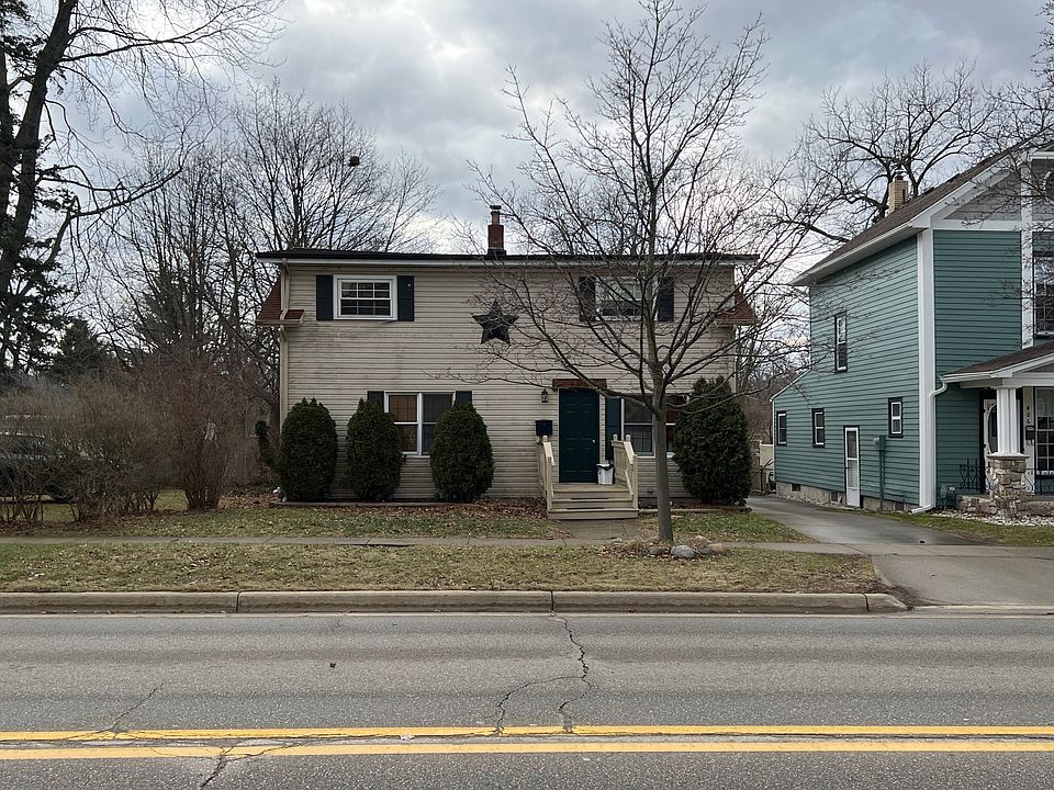 1st image of 408 E Main St