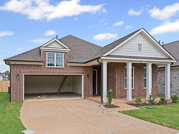2nd image of 315 Kemrock Dr W