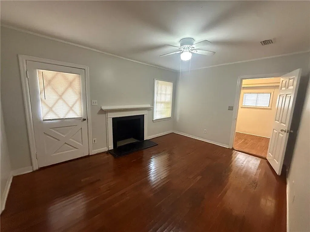 2 bed, 1.0 bath, 913 sqft, $950 — Photo 3