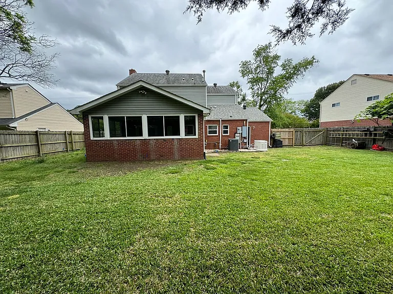 5828 Susquehanna Dr — Photo 20