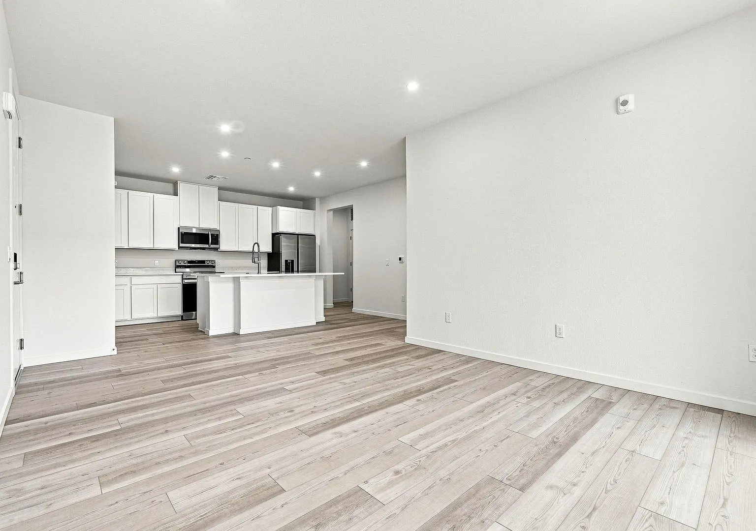 Brand New Condo With Oversize Garage + Driveway Parking Too! — Photo 2