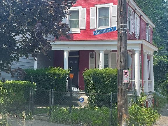 2nd image of 1515 Manhattan St