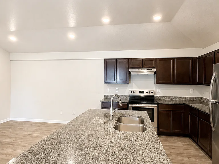 363 Greenbriar Blvd — Photo 10