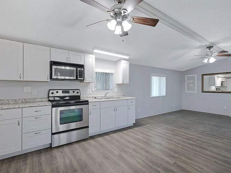 755 W Dewey Ave — Photo 5