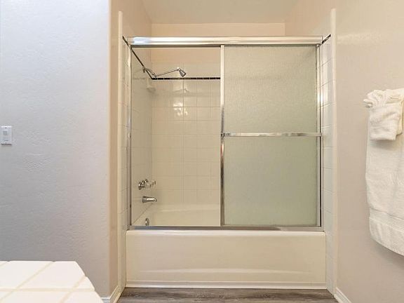 4th image of 7377 Eads Ave #77