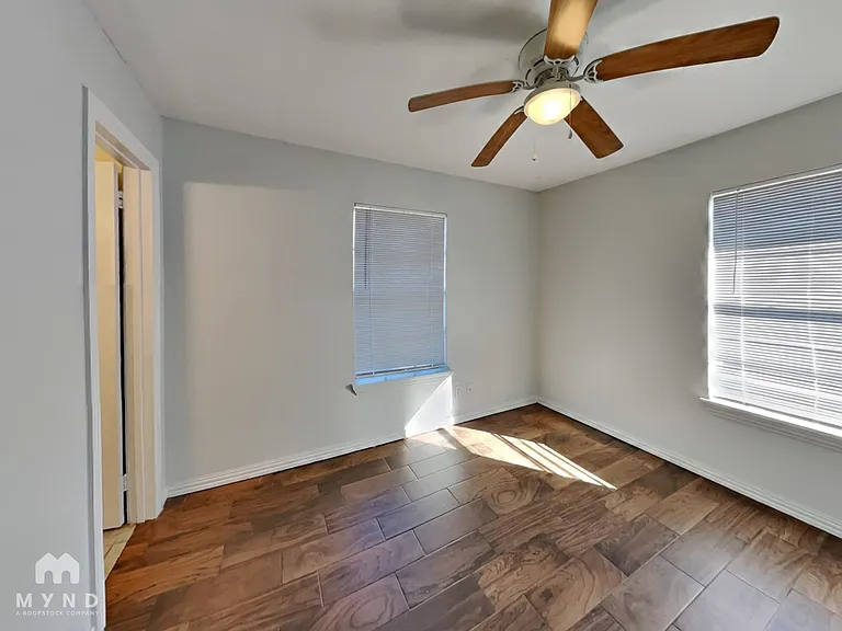204 W Pioneer St — Photo 9