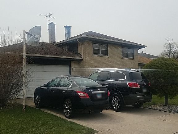3rd image of 901 E 169th St