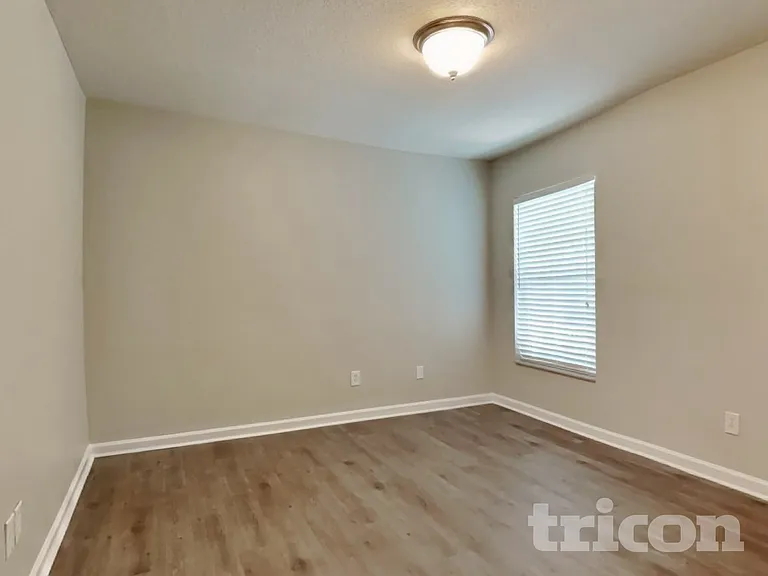 12329 Cedarfield Dr — Photo 18