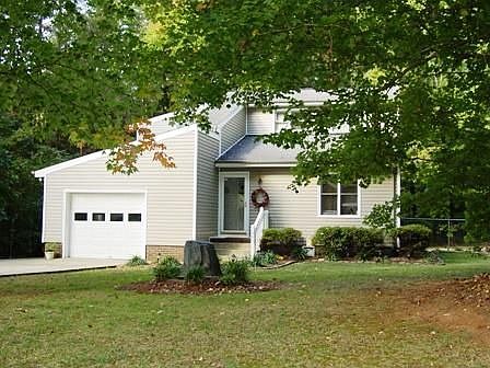 2nd image of 1003 Arthur Dr