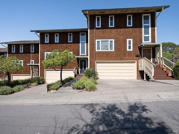 3rd image of 7 Lower Via Casitas