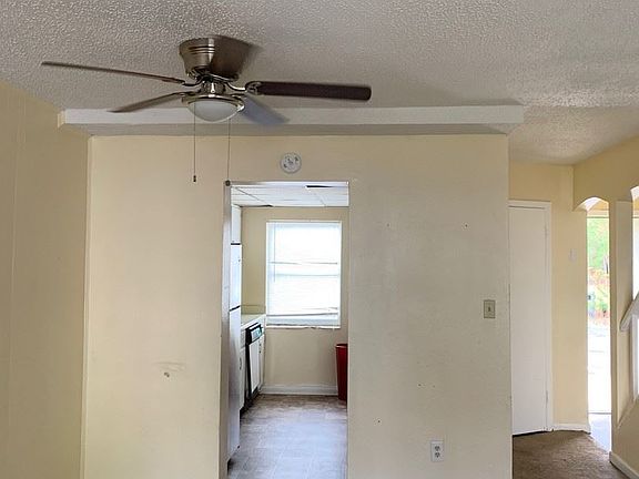 3rd image of 2325 W Pensacola St APT 138