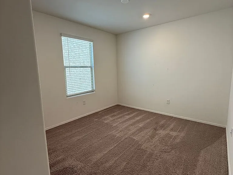 1127 E Descent St — Photo 22