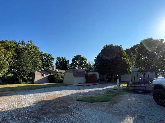 5th image of 1621 E Twin Springs St