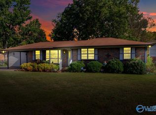 2420 Redmont Rd NW, Huntsville, AL 35810