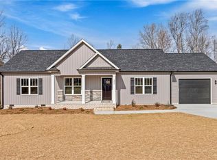 285 Stonybrook Dr, Lexington, NC 27295