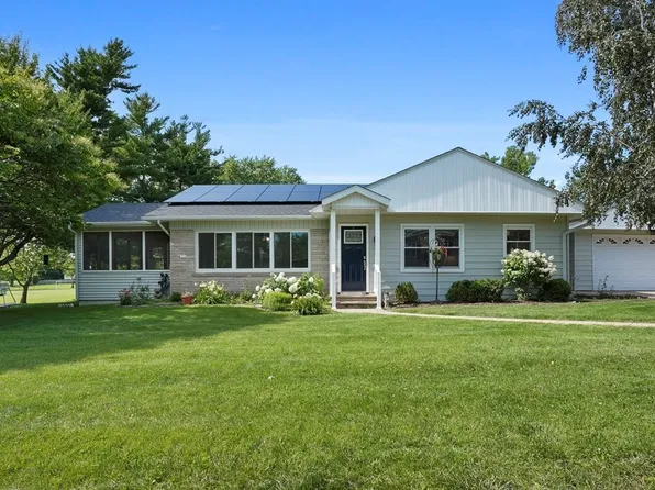 514 Fletcher St, Roanoke, IL 61561