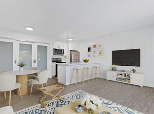 18540 Collins St APT 110, Tarzana, CA 91356