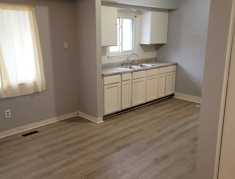 6630 Eastmont Dr — Photo 4