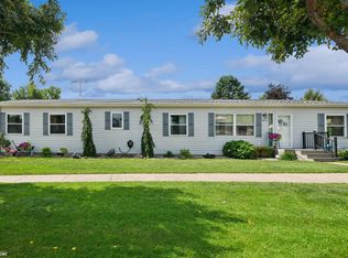 2714 Arnold Dr, Marshalltown, IA 50158